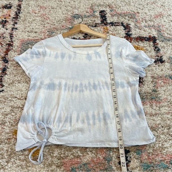 Aerie blue tie dye cropped keyhole tie front top - Picture 6 of 6
